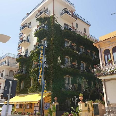 Hotel San Pietro Letojanni Exterior foto