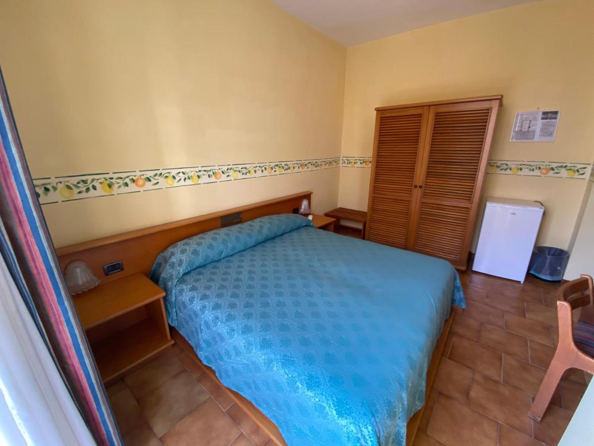 Hotel San Pietro Letojanni Exterior foto