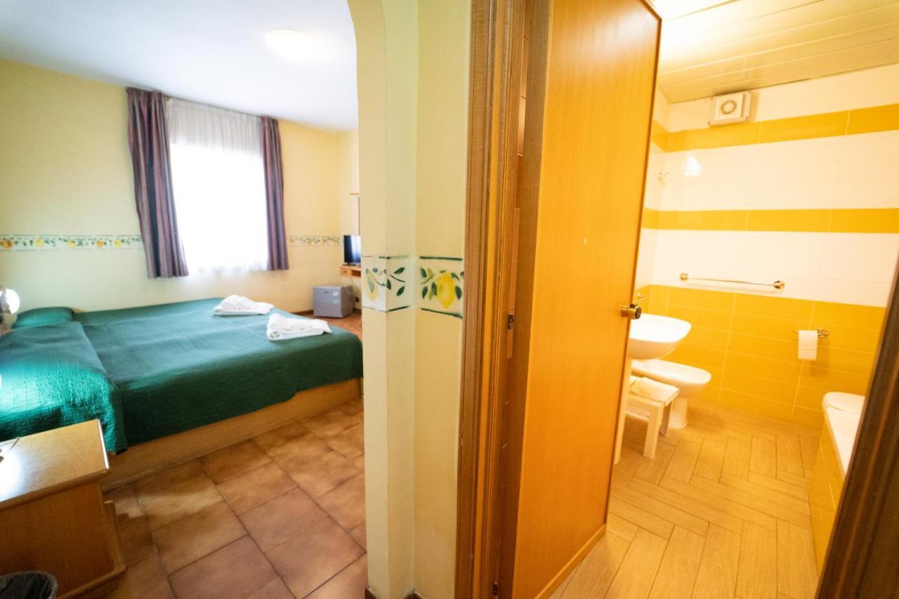 Hotel San Pietro Letojanni Exterior foto