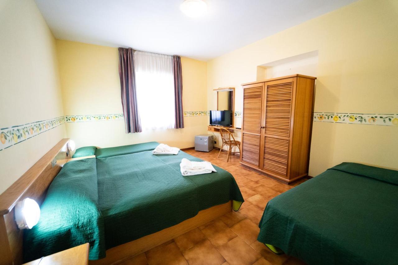 Hotel San Pietro Letojanni Exterior foto