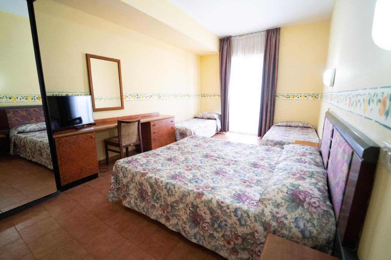 Hotel San Pietro Letojanni Exterior foto