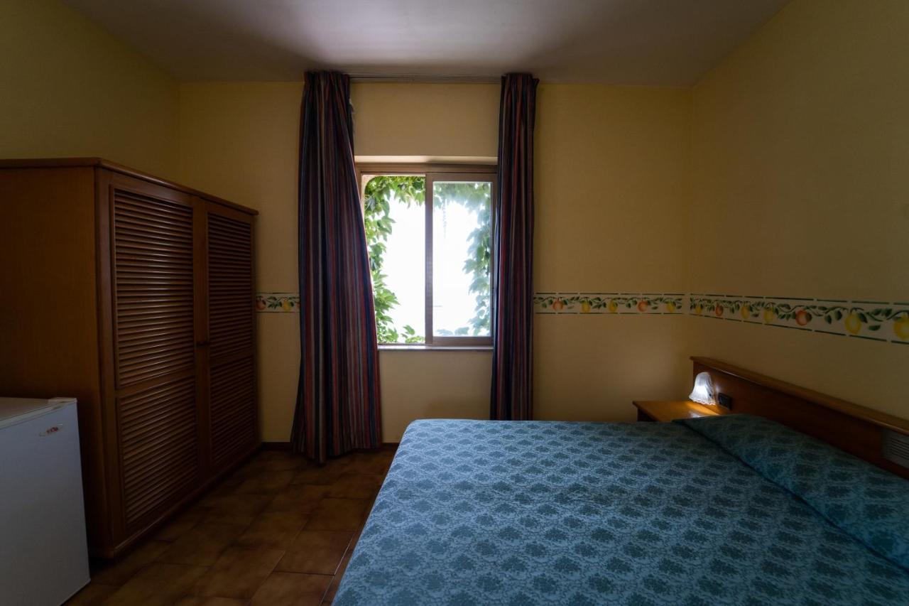 Hotel San Pietro Letojanni Exterior foto