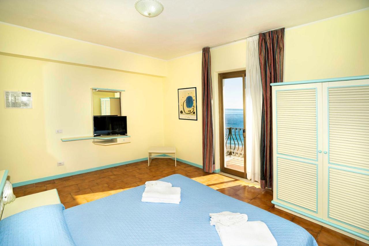 Hotel San Pietro Letojanni Exterior foto