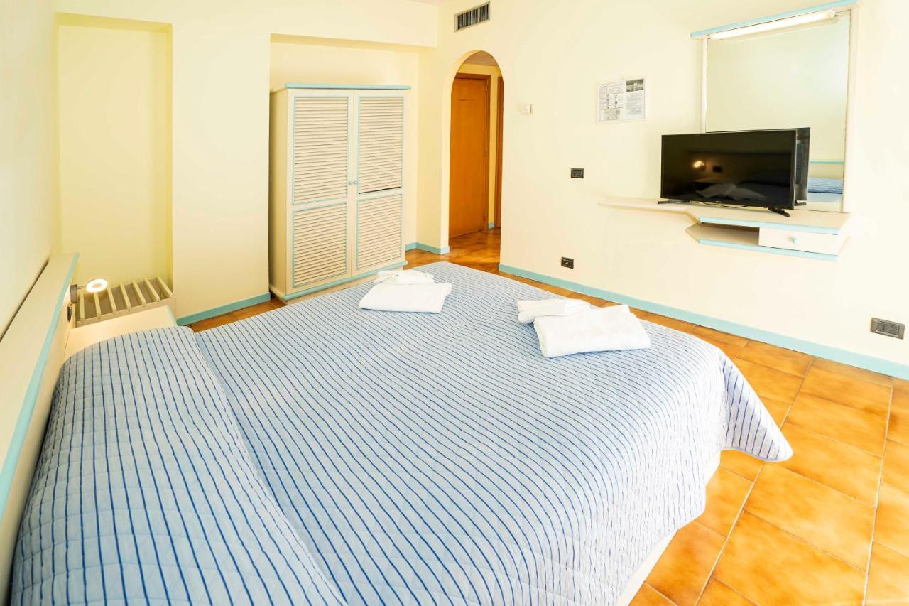 Hotel San Pietro Letojanni Exterior foto